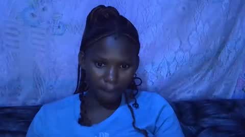 Snapshot of sexydoll002 chatting on 10.28.25 sexydoll002 online show from 10.28.25