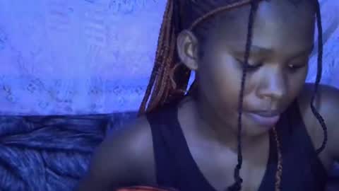 Snapshot of sexydoll002 chatting on 10.31.25 sexydoll002 online show from 10.31.25