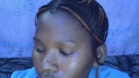 Snapshot of sexydoll002 chatting on 11.11.25 sexydoll002 online show from 11.11.25