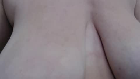 Snapshot of sexyelsexy1 chatting on 10.28.25 Emma online show from 10.28.25