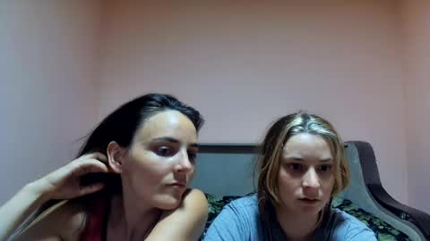 Snapshot of sexyemma09 chatting on 08.04.26 sexyemma09 online show from 08.04.26