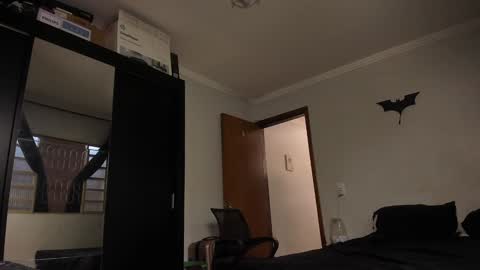 Snapshot of sexyflightz chatting on 12.10.24 chris online show from 12.10.24