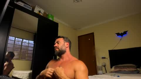 Snapshot of sexyflightz chatting on 11.10.25 chris online show from 11.10.25