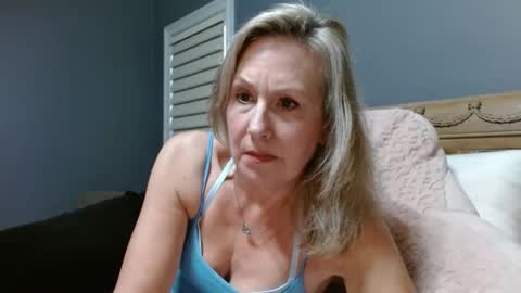 LisaisLuscious online show from 12.18.24