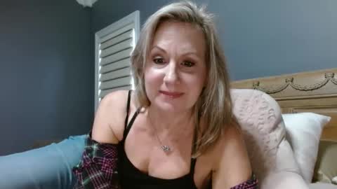 LisaisLuscious online show from 12.25.24