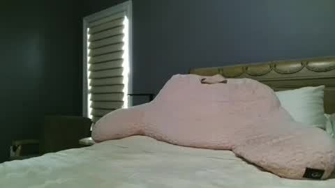 Snapshot of sexyfloridamilf chatting on 07.10.26 LisaisLuscious online show from 07.10.26