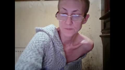 Snapshot of sexygeny4652 chatting on 11.18.25 sexygeny4652 online show from 11.18.25