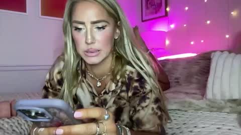 Ashley Love online show from 02.05.26