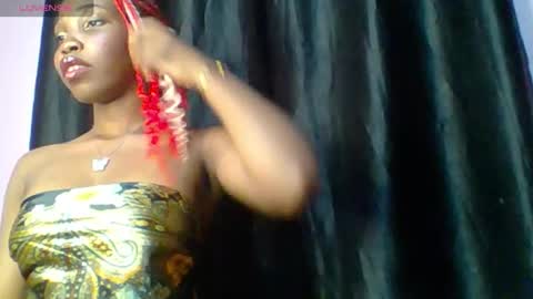 Snapshot of sexyhotbody_haileyxx chatting on 10.07.25 Hailey online show from 10.07.25