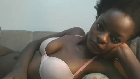 Snapshot of sexyhotgal23 chatting on 01.01.25 REBECCAH online show from 01.01.25