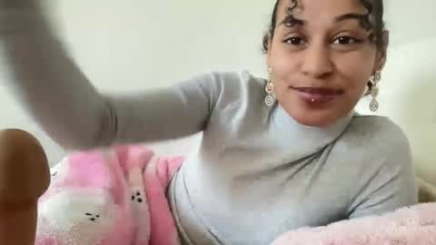 Snapshot of sexyjenny999 chatting on 10.03.25 Jenny online show from 10.03.25