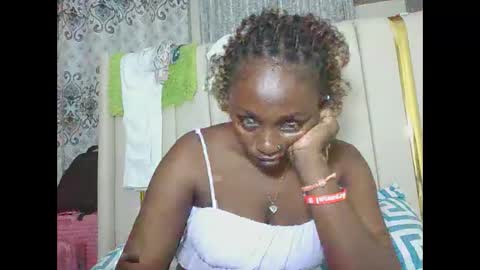 Snapshot of sexyjoane chatting on 04.13.26 JOAN online show from 04.13.26