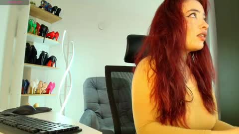 katalina larson online show from 10.07.25