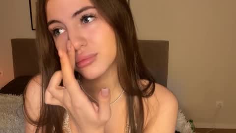 Snapshot of sexylabubu chatting on 11.08.25 arya online show from 11.08.25