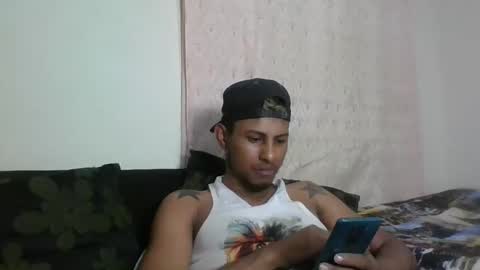 Snapshot of sexyleon69 chatting on 01.31.25 Sexy leon online show from 01.31.25