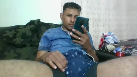 Snapshot of sexyleon69 chatting on 02.11.25 Sexy leon online show from 02.11.25