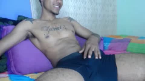 Snapshot of sexyleon69 chatting on 09.25.25 Sexy leon online show from 09.25.25