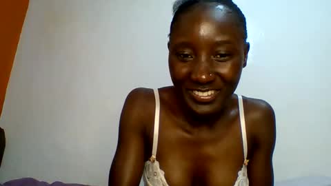 Snapshot of sexylucia5 chatting on 04.29.26 sexylucia5 online show from 04.29.26