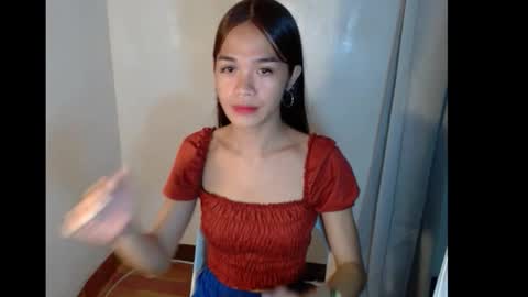 Snapshot of sexylunox chatting on 10.12.25 Lunox3 online show from 10.12.25