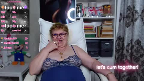 Snapshot of sexylynette4u chatting on 01.12.25 sexylynette4u online show from 01.12.25