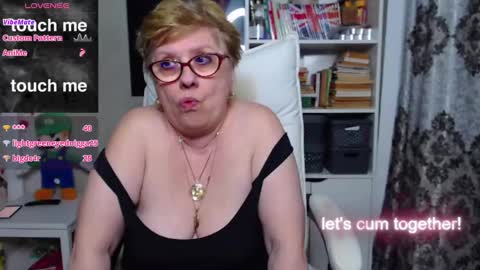 Snapshot of sexylynette4u chatting on 02.20.25 sexylynette4u online show from 02.20.25