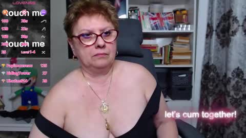 Snapshot of sexylynette4u chatting on 02.27.25 sexylynette4u online show from 02.27.25