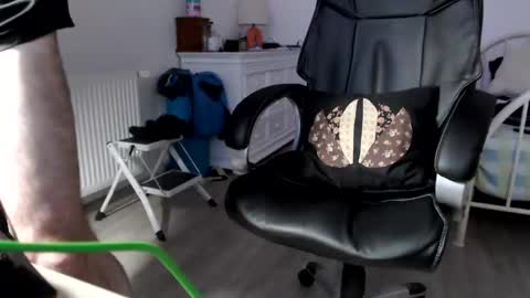 Vincent Vega online show from 02.19.25