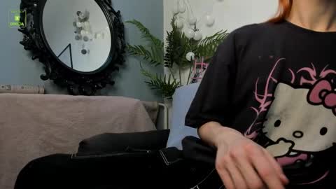 Snapshot of sexymiatrans chatting on 10.30.25 Sexy online show from 10.30.25