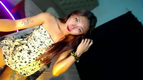 Snapshot of sexynaughtymorena chatting on 10.27.25 REA online show from 10.27.25