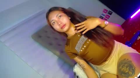 Snapshot of sexynaughtymorena chatting on 10.29.25 REA online show from 10.29.25