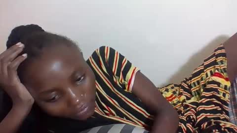 VIVIAN online show from 10.31.25