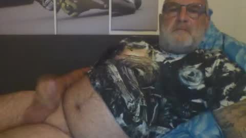 Snapshot of sexypaa chatting on 02.10.25 sexypaa online show from 02.10.25