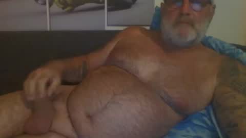 Snapshot of sexypaa chatting on 02.14.25 sexypaa online show from 02.14.25