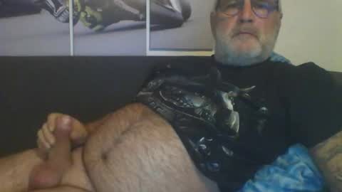 Snapshot of sexypaa chatting on 03.01.25 sexypaa online show from 03.01.25