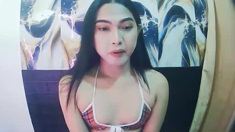 Snapshot of sexypetiteraine chatting on 04.28.26 sexypetiteraine online show from 04.28.26