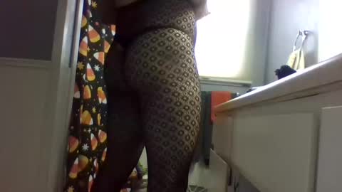 Snapshot of sexypluvin chatting on 10.26.25 sexypluvin online show from 10.26.25
