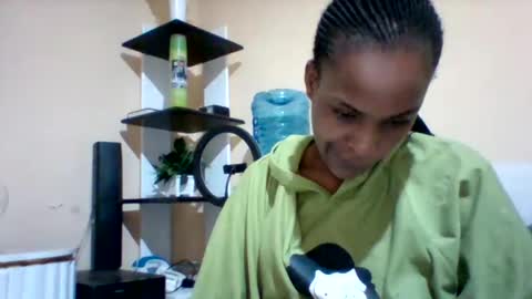 DOVY ACHIENG online show from 09.21.25