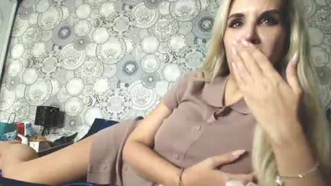 Snapshot of sexyquennina chatting on 11.01.25 SexyQueenNina online show from 11.01.25