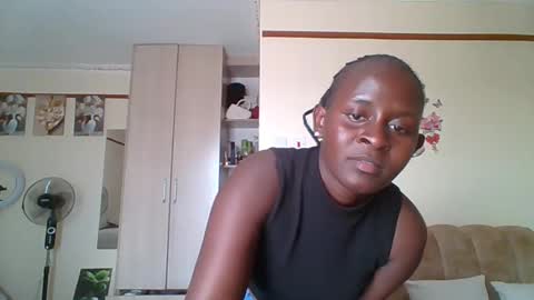 Snapshot of sexyreddebony chatting on 02.23.25 sexyreddebony online show from 02.23.25