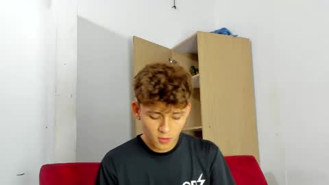 Snapshot of sexys_boys18 chatting on 06.04.26 MATIAS-18 THIAHO -18 MAX-19 NICOKALY-19 CAIN-19 MOD ESTEBAN online show from 06.04.26