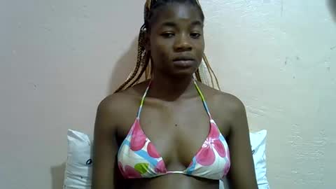 Snapshot of sexyshaz22 chatting on 05.10.26 sexyshaz22 online show from 05.10.26