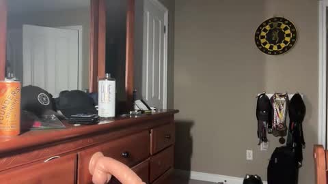 Snapshot of sexyslimsissy chatting on 10.24.25 Sexy Sissy online show from 10.24.25