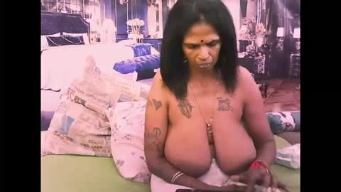 sexyva4u2luv online show from 10.31.25