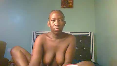 VIVIAN online show from 09.21.25