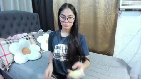 Snapshot of sexyxenaaa chatting on 10.04.25 Xenaaa online show from 10.04.25