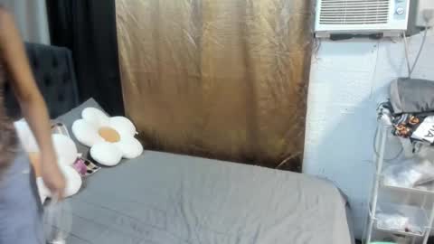 Snapshot of sexyxenaaa chatting on 10.12.25 Xenaaa online show from 10.12.25