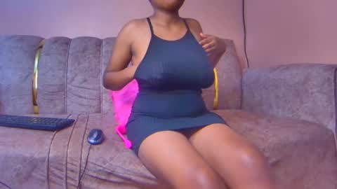 sexyyred_ online show from 12.09.24