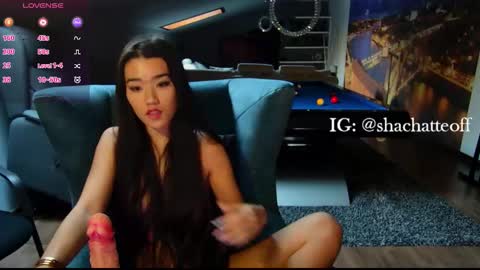 Snapshot of shachatte chatting on 10.27.25 Shachatte online show from 10.27.25