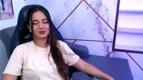 Snapshot of shairajaramillo chatting on 04.29.26 Shaira online show from 04.29.26