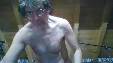 Snapshot of shairy702 chatting on 10.13.25 shairy702 online show from 10.13.25